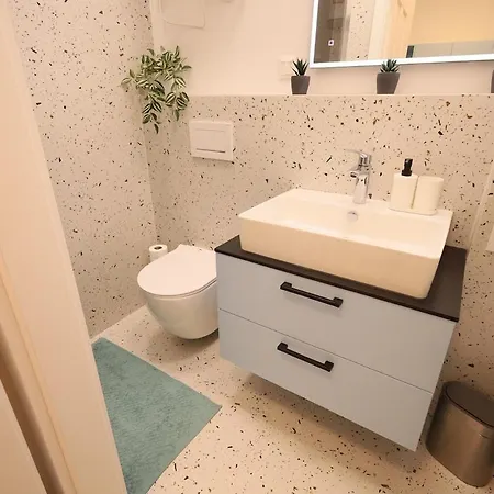 Urban Haven Osadna By Stadium And Center Διαμέρισμα *