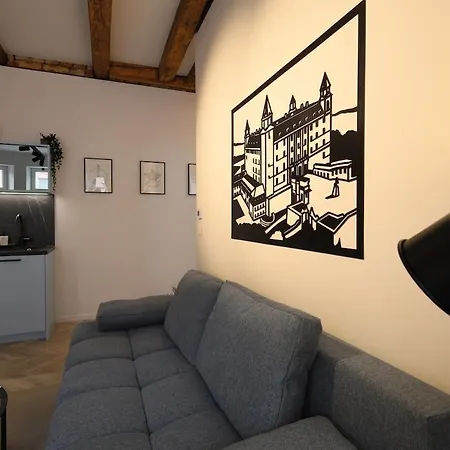 Urban Haven Osadna By Stadium And Center Appartement